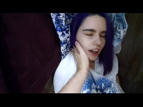 ❤️ Gjeta motrën time në dollap dhe e ndihmova të përfundonte ❤ Porno shtëpie tek ne ☑